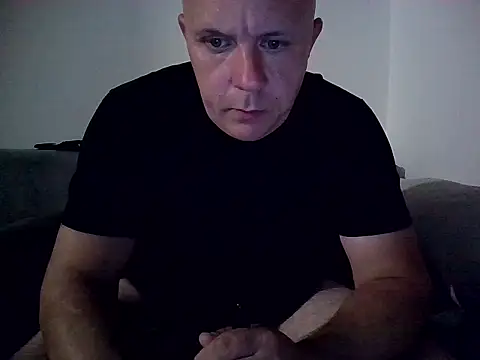 Snapshot of DaDDyLoVeSu83 chatting on 06/07/26, 07:30 DaDDyLoVeSu83 online show from 06/07/26, 07:30