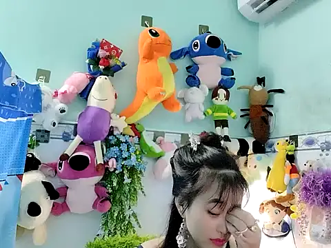 emgaixinhngoan online show from 10/27/25, 04:41