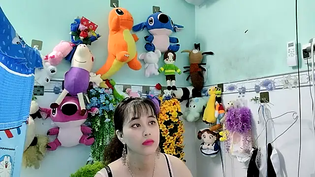 emgaixinhngoan online show from 10/30/25, 02:32