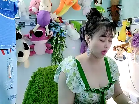 emgaixinhngoan online show from 10/19/25, 12:41