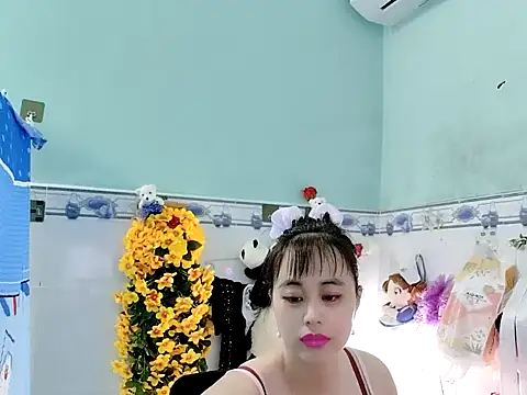 Snapshot of emgaixinhngoan chatting on 09/25/25, 12:38 emgaixinhngoan online show from 09/25/25, 12:38