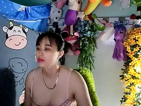 emgaixinhngoan online show from 11/17/25, 04:16