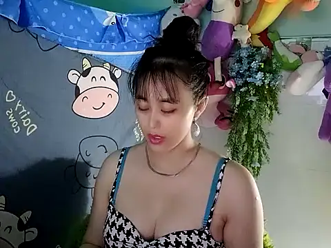 emgaixinhngoan online show from 11/16/25, 04:12