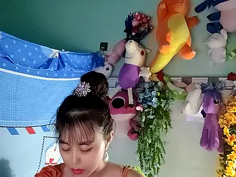 emgaixinhngoan online show from 11/14/25, 11:30