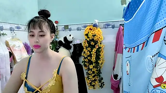 Snapshot of emgaixinhngoan chatting on 09/18/25, 03:04 emgaixinhngoan online show from 09/18/25, 03:04