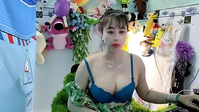 emgaixinhngoan online show from 11/21/25, 03:05