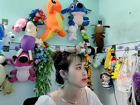 emgaixinhngoan online show from 11/24/25, 02:00