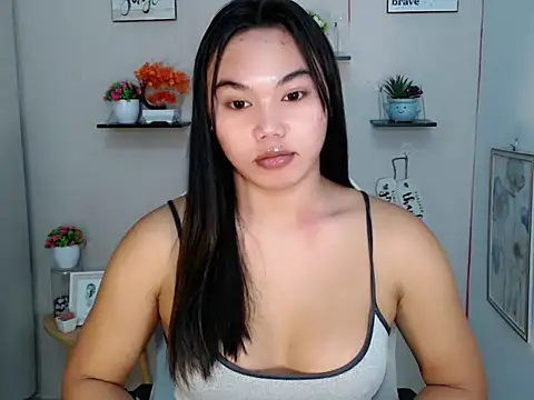 Snapshot of liane_mei chatting on 05/15/26, 05:55 liane mei online show from 05/15/26, 05:55