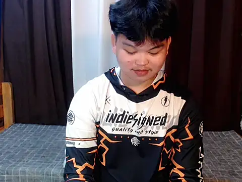 Reynelcock online show from 03/28/26, 06:31