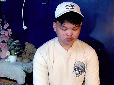 Reynelcock online show from 04/14/26, 04:34