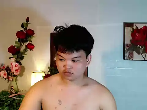 Snapshot of Reynelcock chatting on 07/13/26, 04:34 Reynelcock online show from 07/13/26, 04:34