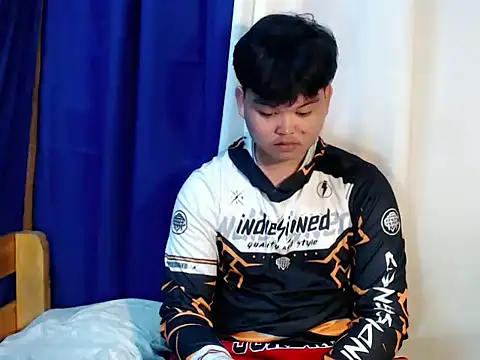 Reynelcock online show from 11/02/25, 04:17