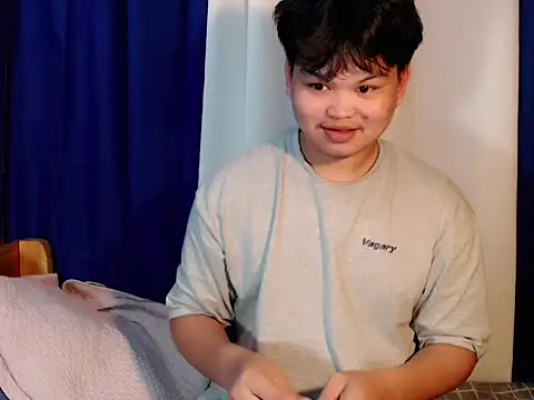 Reynelcock online show from 10/23/25, 03:21