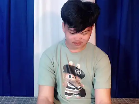 Reynelcock online show from 11/18/25, 04:10