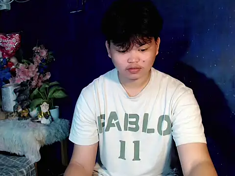 Reynelcock online show from 10/24/25, 03:33