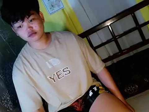 Reynelcock online show from 11/19/25, 04:45