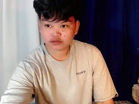 Reynelcock online show from 11/18/25, 01:21