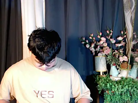 Reynelcock online show from 10/28/25, 09:25