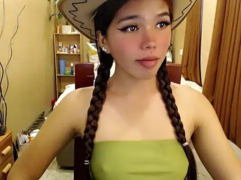 Snapshot of urswtasian_chesca chatting on 05/26/26, 05:38 urswtasian chesca online show from 05/26/26, 05:38