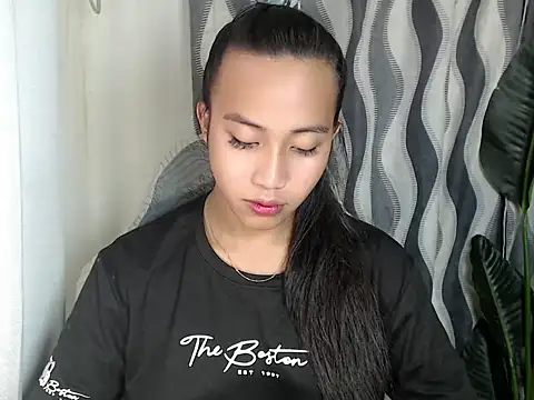 Snapshot of sweetiie_caren chatting on 06/25/26, 06:07 sweetiie caren online show from 06/25/26, 06:07