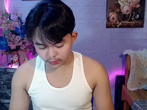 Snapshot of urguy_toshi chatting on 07/04/26, 01:37 urguy toshi online show from 07/04/26, 01:37
