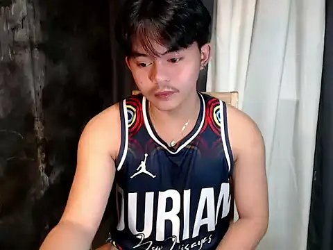 Snapshot of urguy_toshi chatting on 09/23/25, 02:13 urguy toshi online show from 09/23/25, 02:13