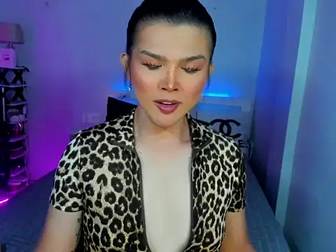 Sweetestcandyx  online show from 05/11/26, 03:18