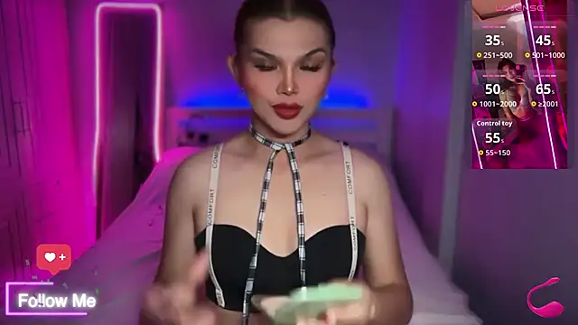 Sweetestcandyx  online show from 07/08/26, 06:19