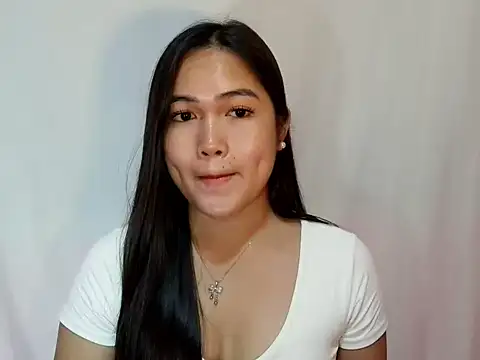 Snapshot of _christine_ chatting on 05/23/26, 08:24 christine online show from 05/23/26, 08:24