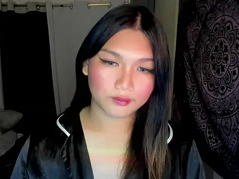 Lou heart online show from 11/17/25, 05:39