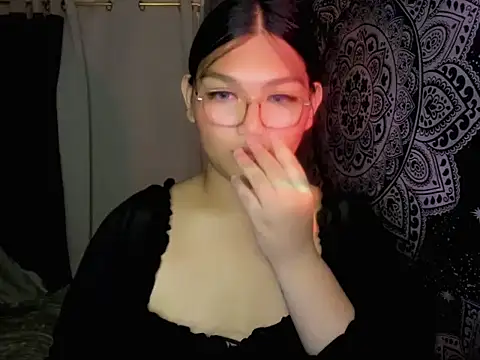 Snapshot of Lou_heart chatting on 05/28/26, 06:58 Lou heart online show from 05/28/26, 06:58