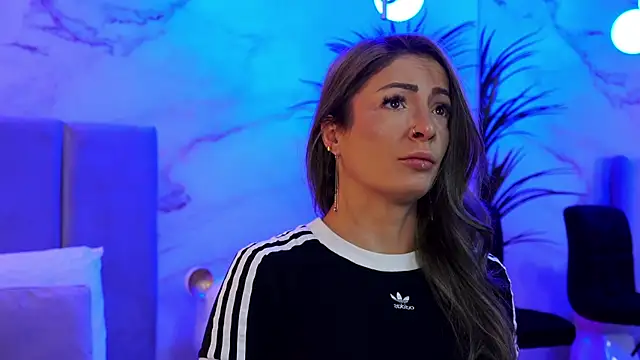 Snapshot of Izabellle02 chatting on 02/26/26, 05:18 Izabellle02 online show from 02/26/26, 05:18