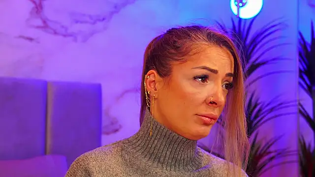 Izabellle02 online show from 01/13/26, 06:06