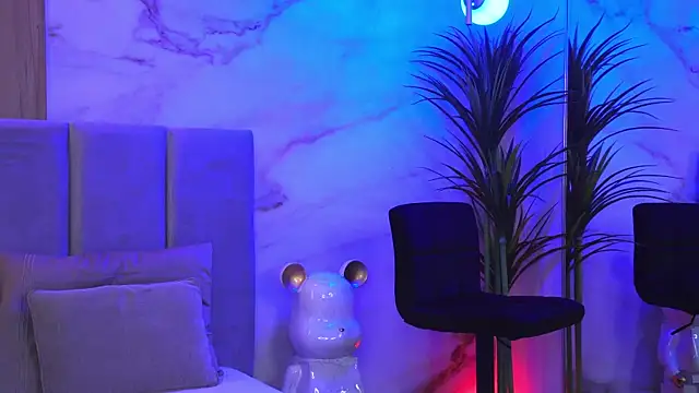 Izabellle02 online show from 04/05/26, 03:46