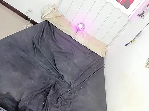 Aliyah Bucks online show from 11/14/25, 01:37