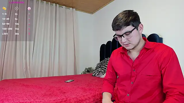 Snapshot of CameronyMartinn chatting on 10/16/25, 12:30 CameronyMartinn online show from 10/16/25, 12:30