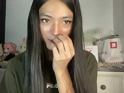 Snapshot of slimladyxoxo chatting on 12/18/25, 11:47 slimladyxoxo online show from 12/18/25, 11:47