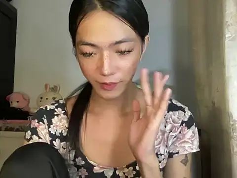 Snapshot of slimladyxoxo chatting on 12/15/25, 11:31 slimladyxoxo online show from 12/15/25, 11:31