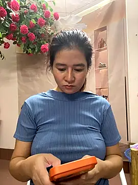 Snapshot of Bollozzy_89 chatting on 11/01/25, 04:34 Bollozzy 89 online show from 11/01/25, 04:34