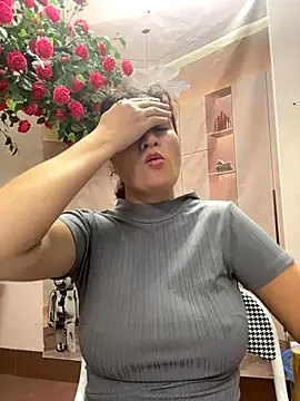 Snapshot of Bollozzy_89 chatting on 11/02/25, 04:50 Bollozzy 89 online show from 11/02/25, 04:50