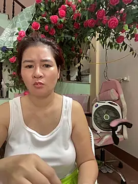 Snapshot of Bollozzy_89 chatting on 10/13/25, 05:09 Bollozzy 89 online show from 10/13/25, 05:09