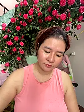 Snapshot of Bollozzy_89 chatting on 10/17/25, 05:22 Bollozzy 89 online show from 10/17/25, 05:22