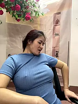 Snapshot of Bollozzy_89 chatting on 12/03/25, 03:44 Bollozzy 89 online show from 12/03/25, 03:44