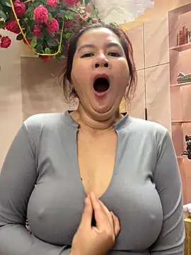 Snapshot of Bollozzy_89 chatting on 10/25/25, 05:46 Bollozzy 89 online show from 10/25/25, 05:46