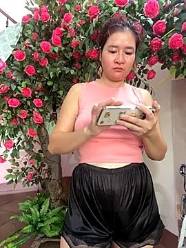 Snapshot of Bollozzy_89 chatting on 10/10/25, 04:57 Bollozzy 89 online show from 10/10/25, 04:57