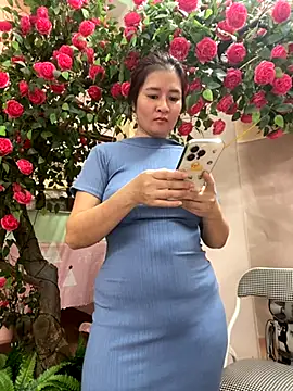 Snapshot of Bollozzy_89 chatting on 10/22/25, 04:34 Bollozzy 89 online show from 10/22/25, 04:34