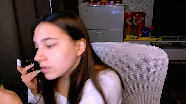 Arianna Grend online show from 10/15/25, 08:44