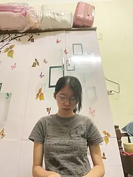 meomeo2k6 online show from 10/28/25, 01:54