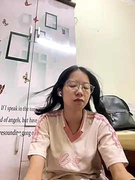 meomeo2k6 online show from 10/21/25, 01:54