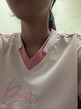 meomeo2k6 online show from 10/19/25, 06:38